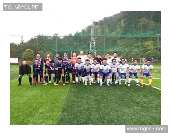 圆月弯刀足球的魅力与激情探寻足球文化中的侠义精神与团队合作